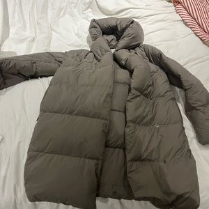 Aritzia Babaton duvet puffer mid